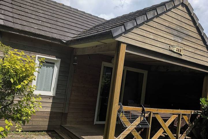 Gîte pour 5 personnes, avec sauna ainsi que piscine et jacuzzi à Lanvellec