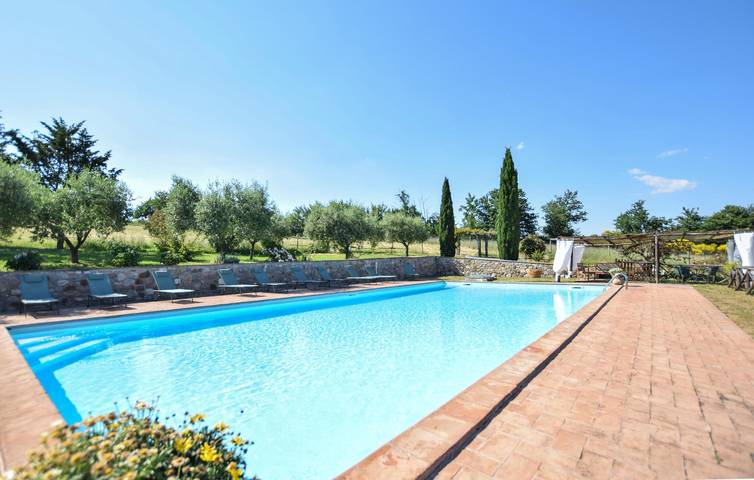 Encantador apartamento de un dormitorio con piscina y jardín, a 2 km del río in Fabro, Provincia de Terni