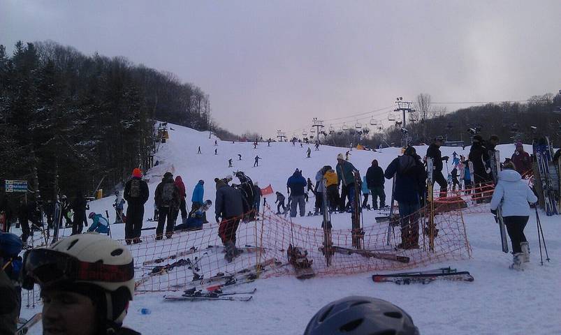 Vacation rental for 9 people, with pool and hot tub as well as balcony in Maggie Valley
