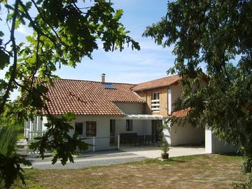 Gîte pour 10 personnes, avec jardin et terrasse dans les Landes