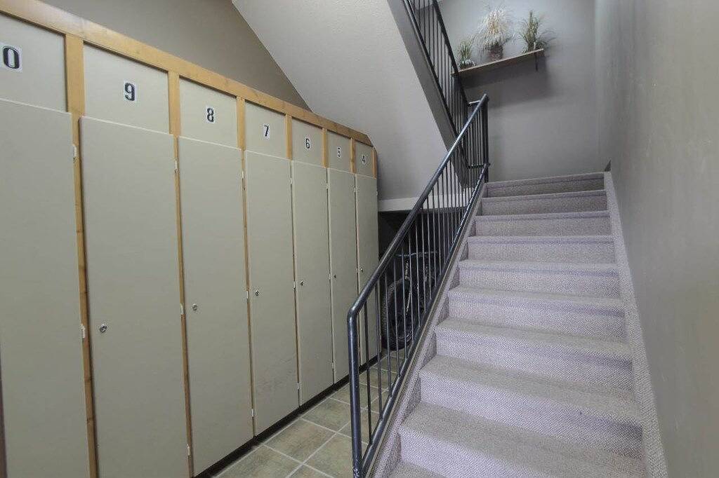 Ganze Wohnung, Location Location!! 2bd2ba Condo in the heart of Downtown Invermere! in Kootenay-Nationalpark