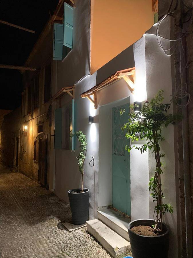 Maison d’hôte pour 2 personnes, avec jardin et vue dans Rhodes