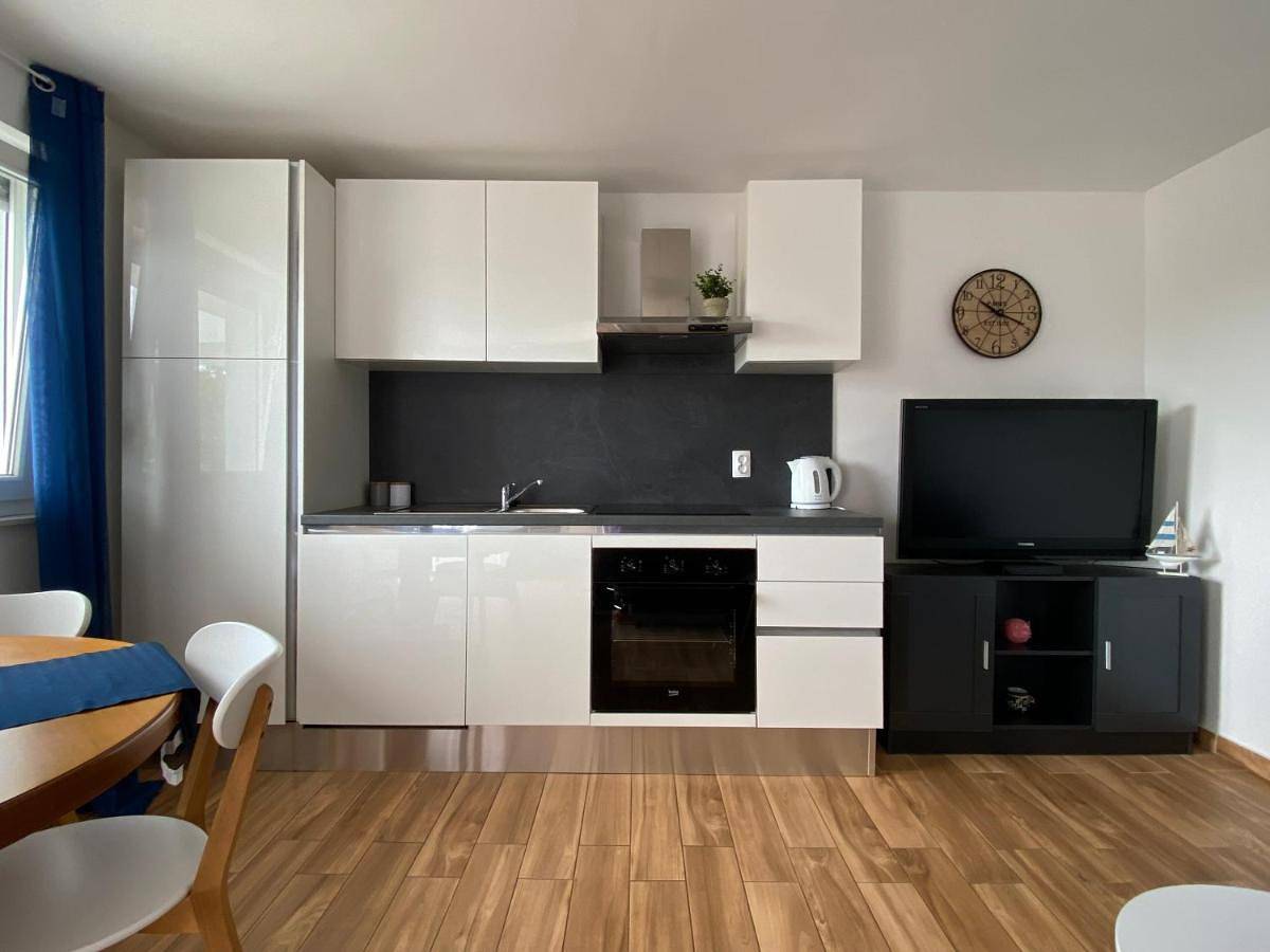 Ganze Wohnung, One-Bedroom Apartment in Paveki, Vrh Martinscice
