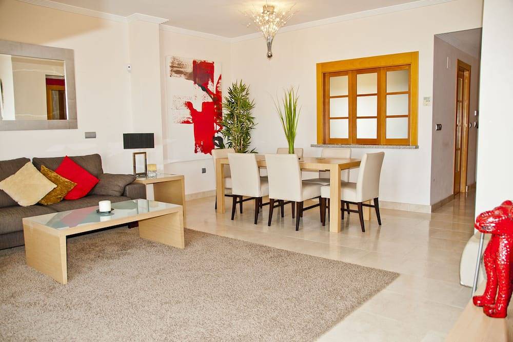 Apartamento entero, Elegante ático - perfectamente situado entre Estepona y Marbella in La Resina, Estepona