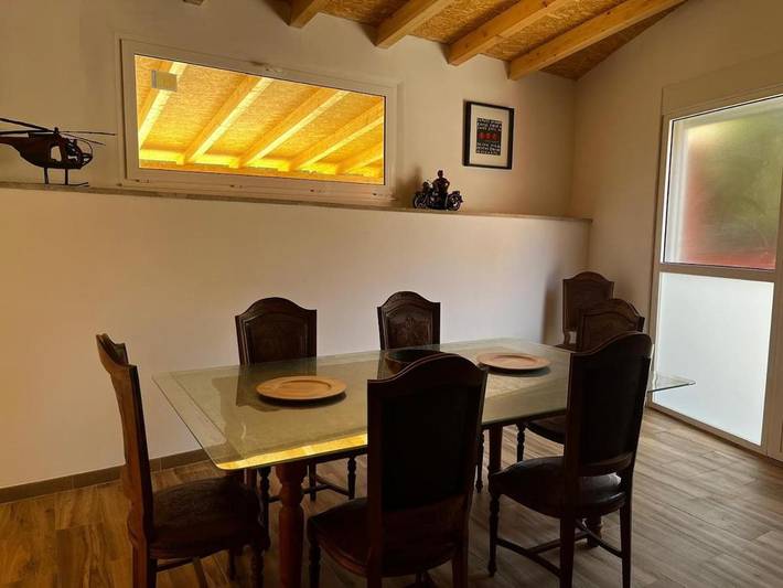 Location de vacances pour 8 personnes, avec Terrasse et Jardin ainsi que Piscine et Vue à Brión - 4