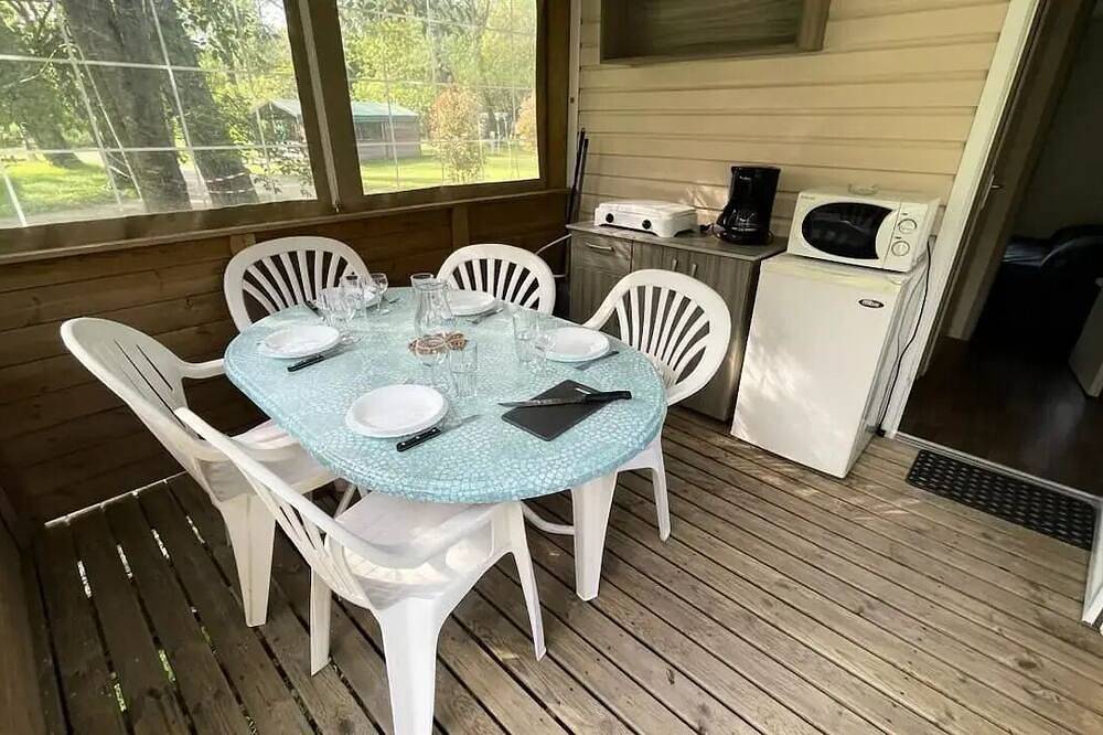 Mobil Home Sans Sanitaire 5 personnes in Bourg-Saint-Andéol, Privas (arrondissement)