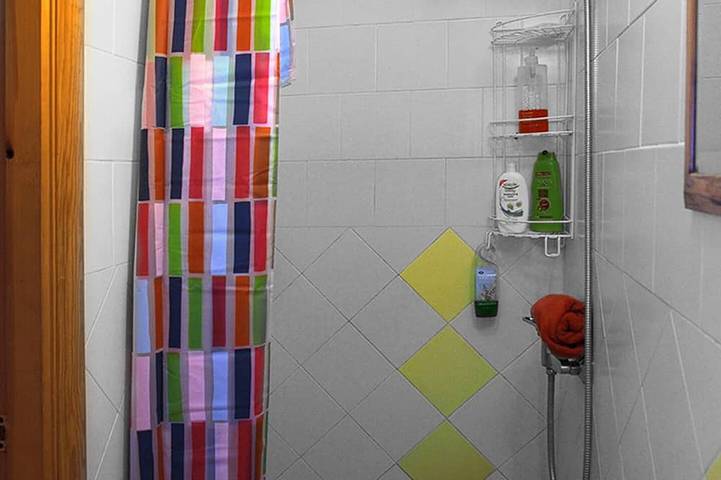 Entire apartment, Sunny apartment in Andalucia with spectacular roof terrace. in Riogordo, Cordillera Penibética