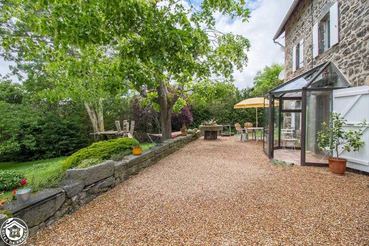 Gîte pour 4 personnes, avec jardin dans le Puy-de-Dôme - 3