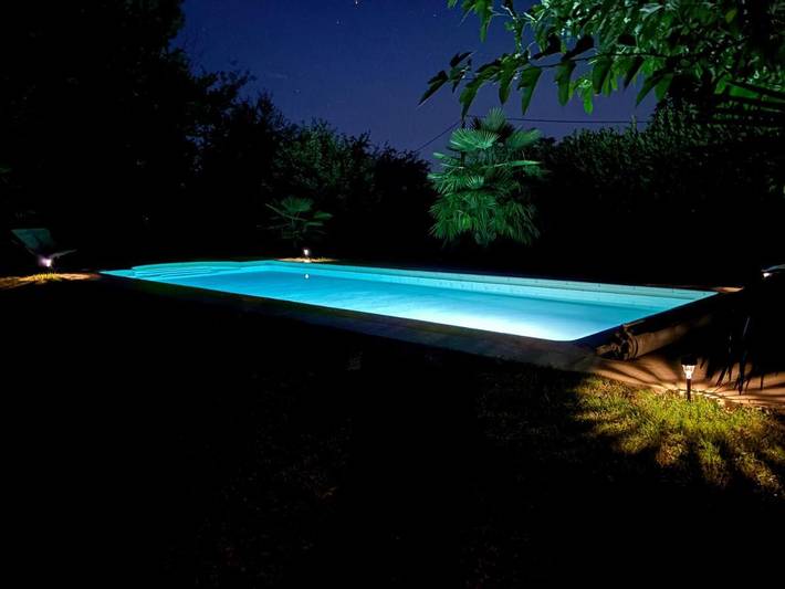 Gîte pour 2 personnes, avec Terrasse ainsi que Jardin et Piscine à Lédergues