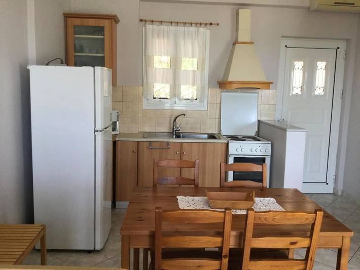 Gîte pour 3 personnes, avec jardin et vue, adapté aux familles à Koróni - 2