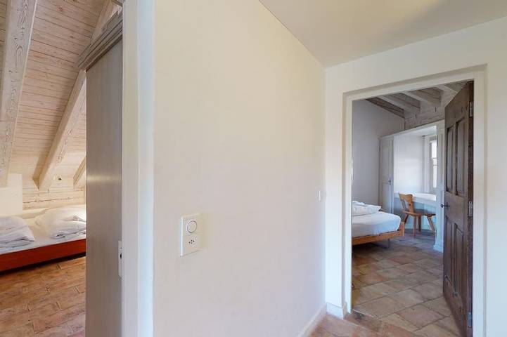 Ganze Wohnung, Ästhetische 4 -Zimmer-Architektenwohnung im Dachgeschoss auf zwei Stockwerken. in Corvatsch, Silvaplana