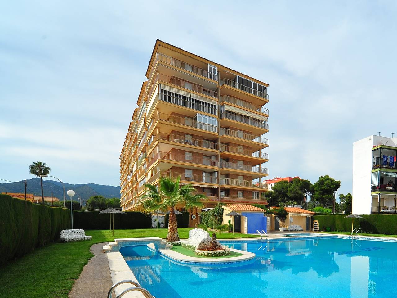 Entire apartment, Family apartment in Benicàssim with pool and terrace in Benicassim, Costa del Azahar