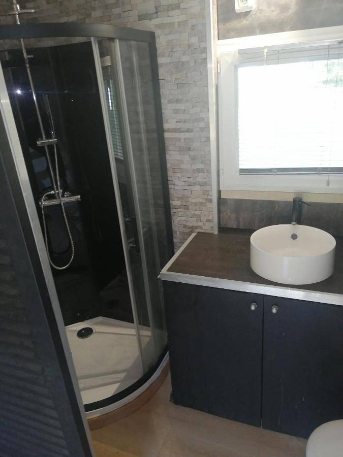 Chambre d’hôte pour 2 personnes, avec piscine et jardin ainsi que terrasse et vue à La Roque-d'Anthéron - 4