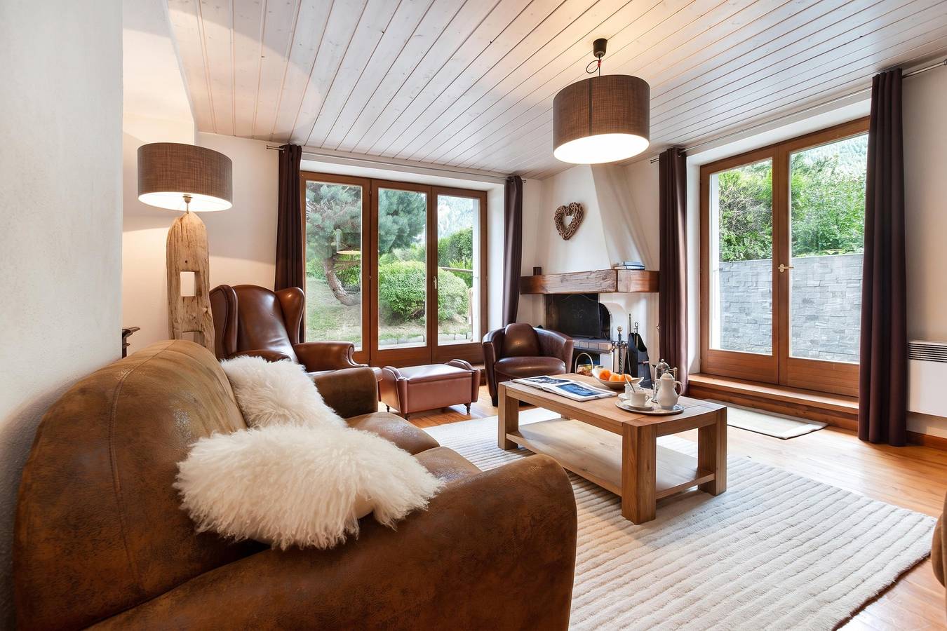 Ganze Wohnung, Chez Roberto Chamonix 3Br Duplex w/ Sauna + Garden in Chamonix, Region Bonneville