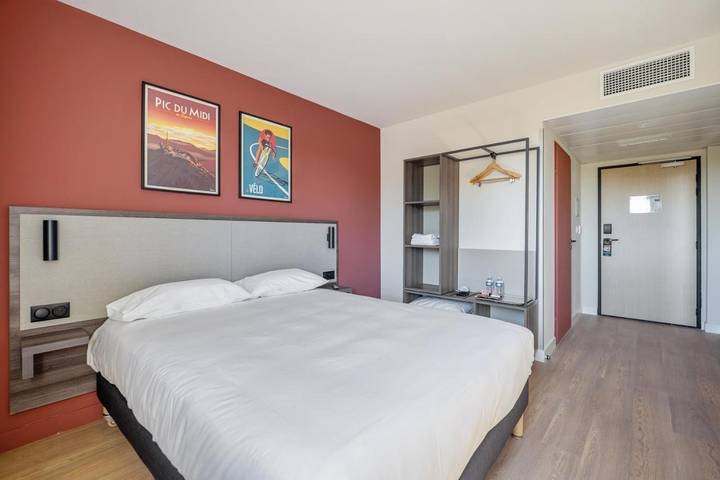 Hôtel pour 2 personnes, avec terrasse, animaux acceptés à Sainte-Eulalie - 4