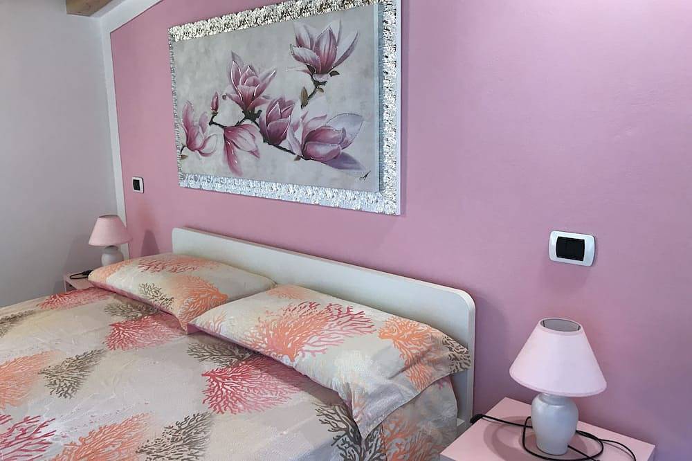 Super Preis September-Oktober drei Minuten vom Strand entfernt Sat-Wi-Fi Parkplatz in Cassone di Malcesine, Malcesine