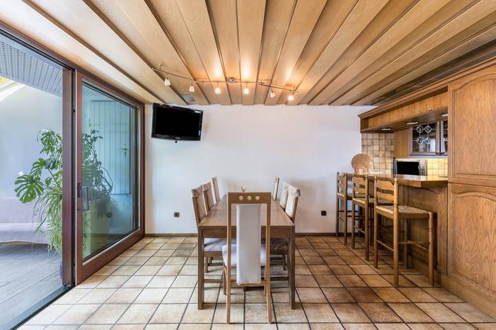 Geheel appartement, Vakantie Appartement 'Handwerkertreff Und Ferienwohnung' met Terras, Balkon & Wi-Fi in Wehingen, Schwäbische Alb Radweg Region