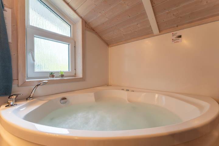 Ferienhaus für 6 Personen, mit Terrasse und Whirlpool sowie Garten und Sauna in Otterndorf - 4