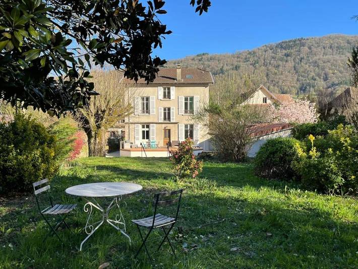 Location de vacances pour 15 personnes, avec jardin dans Saint-Bueil