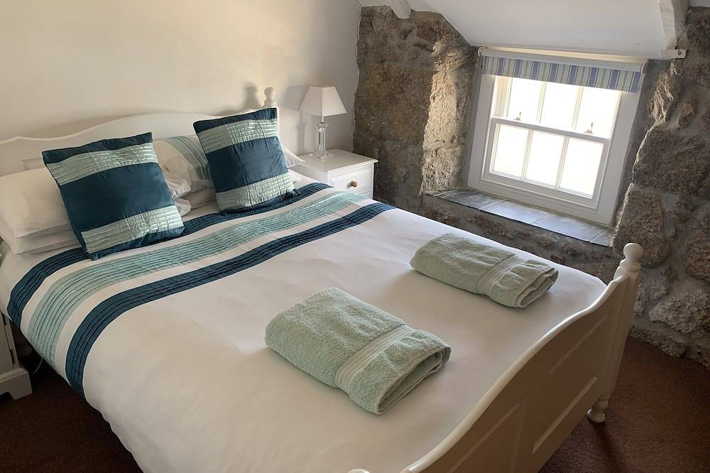 The Old Saltings: Beautiful fisherman's cottage in Sennen Cove, sleeps up to in Sennen, Cornwall