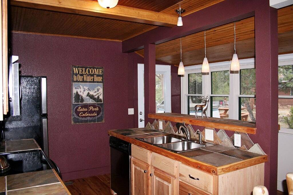 Log Cabin for 6 Guests in Estes Park, Larimer County