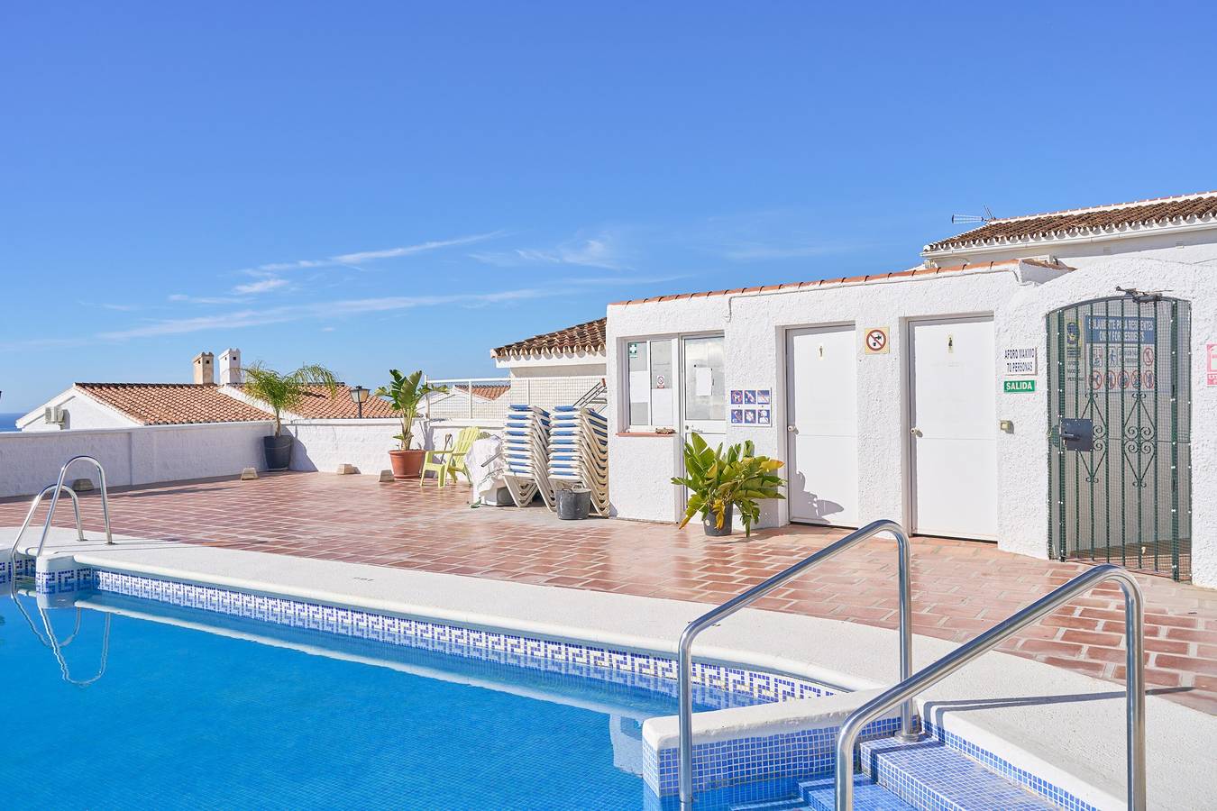 Geheel appartement, Appartement 'Los Robles' met zeezicht, Wifi en airconditioning in Nerja, Cordillera Penibética