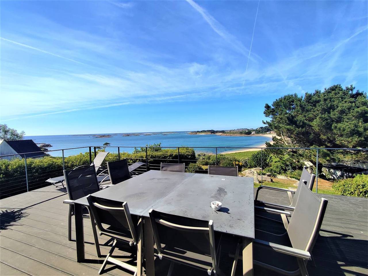 House Sea View with Wifi, terrace, garden in Trebeurden in Trébeurden, Rosa Granitküste