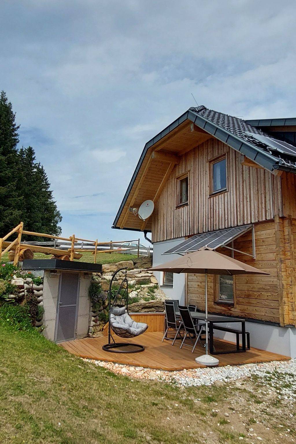 Zirbenholzalmhütte mit fantastischem Ausblick in Bad Sankt Leonhard im Lavanttal, Lavanttaler Alpen