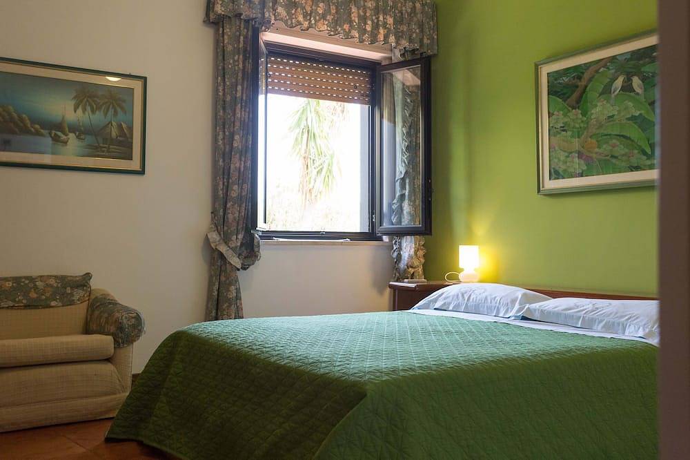 Villa Soliva - Vue d'ensemble, vue du Monte Pellegrino et Mondello in Mondello, Palerme
