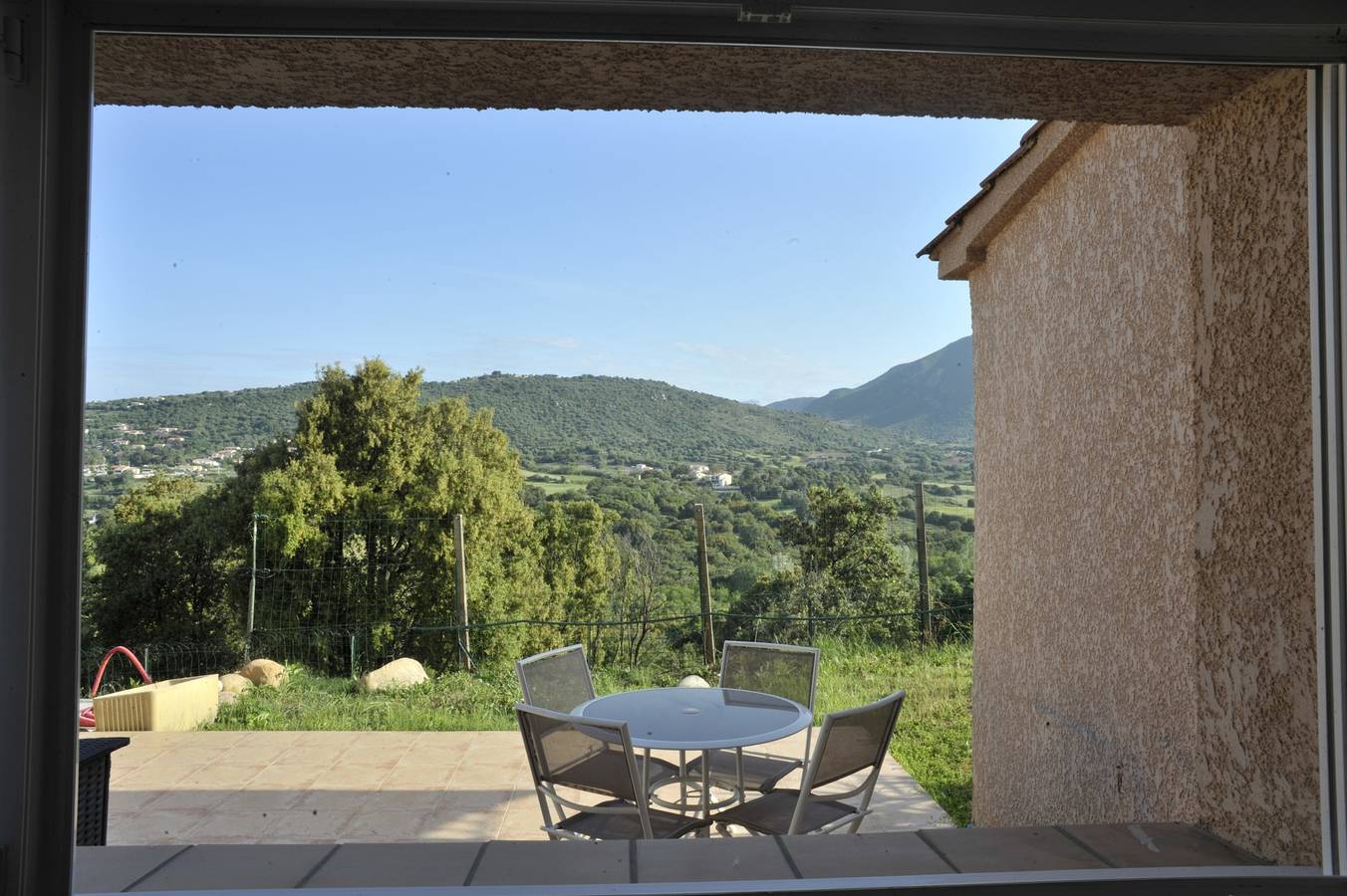 Appartement entier, Joli 2 pièces proche plages et commodités in Eccica-Suarella, Région d'Ajaccio
