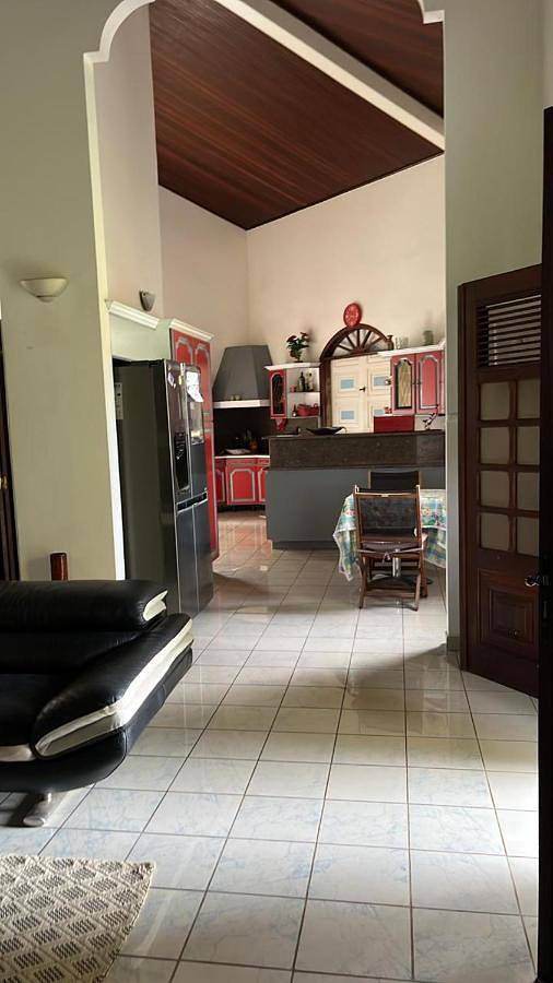 Gîte pour 3 personnes, avec vue ainsi que piscine et jardin, animaux acceptés dans Baignoire de Joséphine - 3