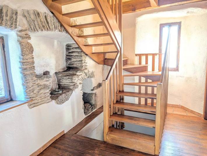 Location de vacances pour 10 personnes, avec Balcon et Terrasse ainsi que Jardin et Piscine à Ponteils-et-Brésis - 4