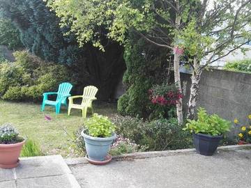 Holiday letting for 2 people, with garden and view, child-friendly in Waterford