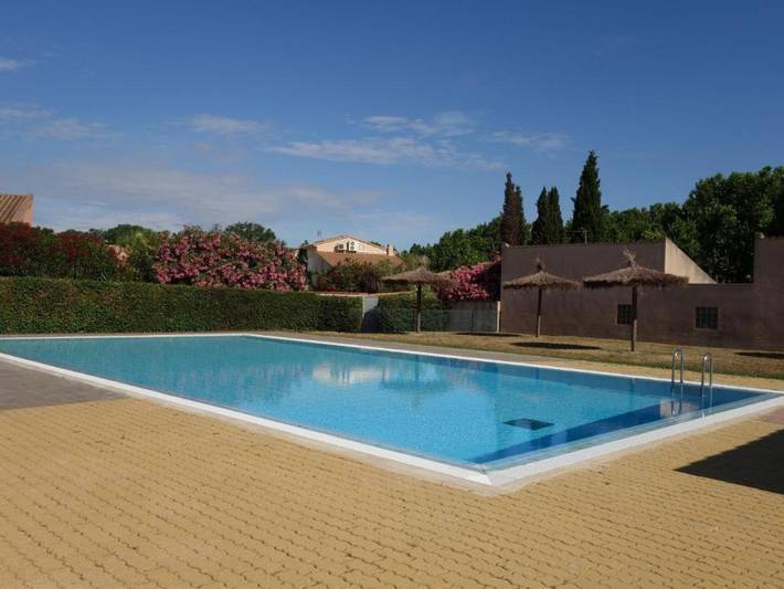 Appartement de vacances pour 4 personnes, avec jardin et piscine