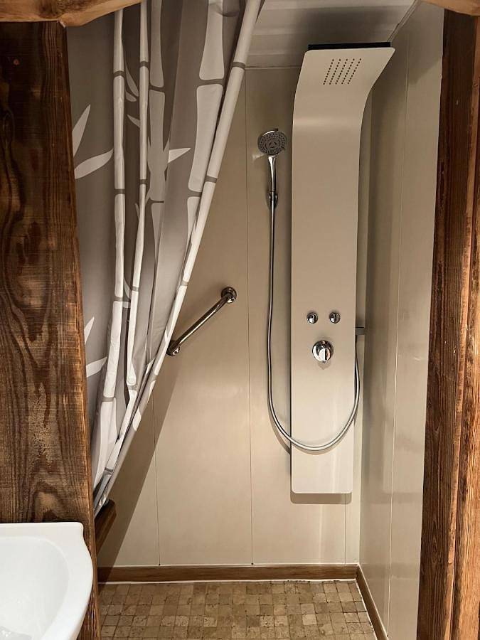 Gîte pour 2 personnes, avec terrasse et vue, animaux acceptés à Bonvillard - 4