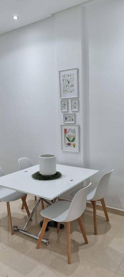 Appartement de vacances pour 4 personnes, avec piscine ainsi que jardin et vue