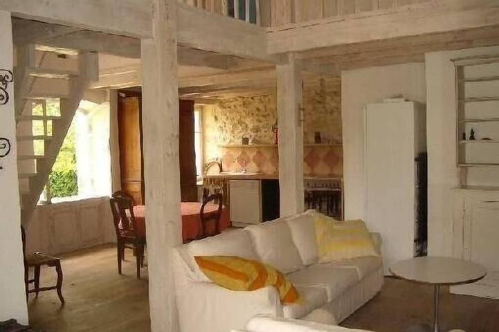 Location de vacances pour 5 personnes, avec terrasse et jardin à Camblanes-et-Meynac