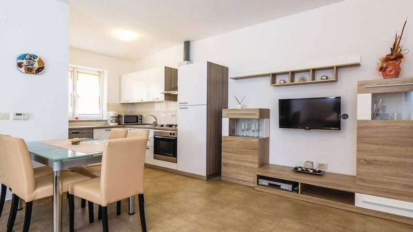 Ferienwohnung für 6 Personen, mit Terrasse in Moscenicka Draga