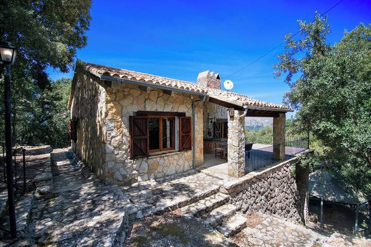 Ferienhaus für 4 Personen, mit Terrasse und Garten in Escorca