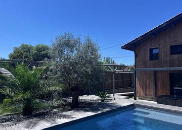 Location de vacances pour 6 personnes, avec piscine et terrasse, animaux acceptés à Bazas