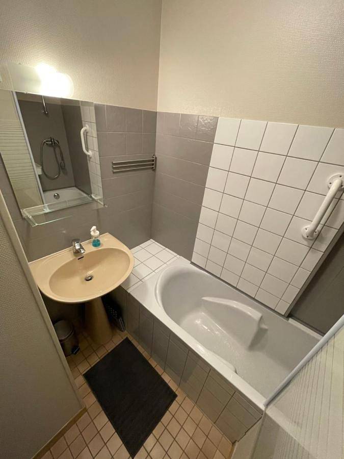 Appartement entier, Studio in Chaudes-Aigues, Région de Saint-Flour