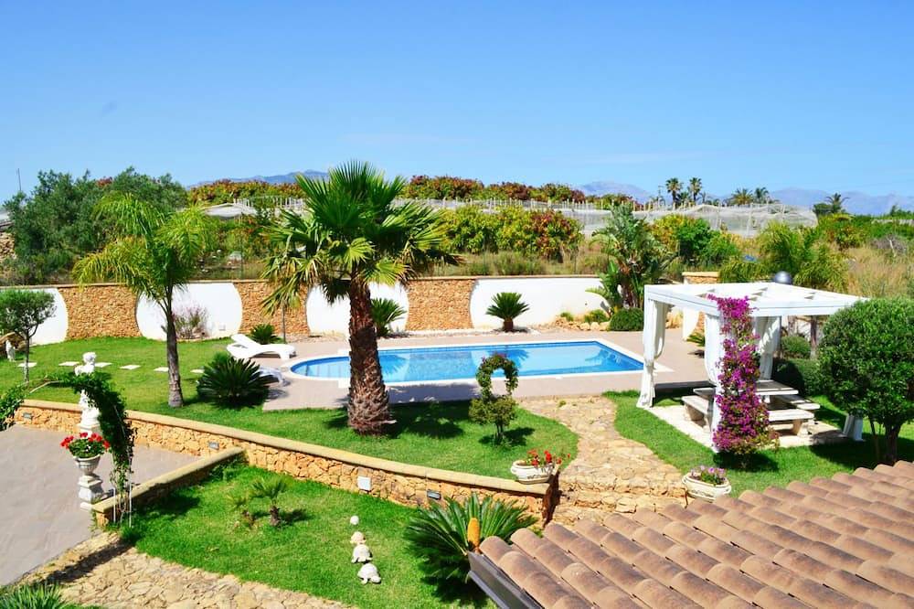 Villa Eugenio Con Piscina Privada in Balestrate, Provincia de Palermo
