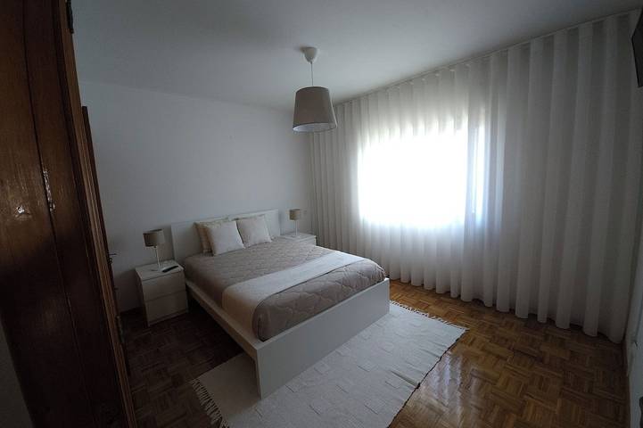 Gîte pour 10 personnes, avec terrasse dans Árvore - 3