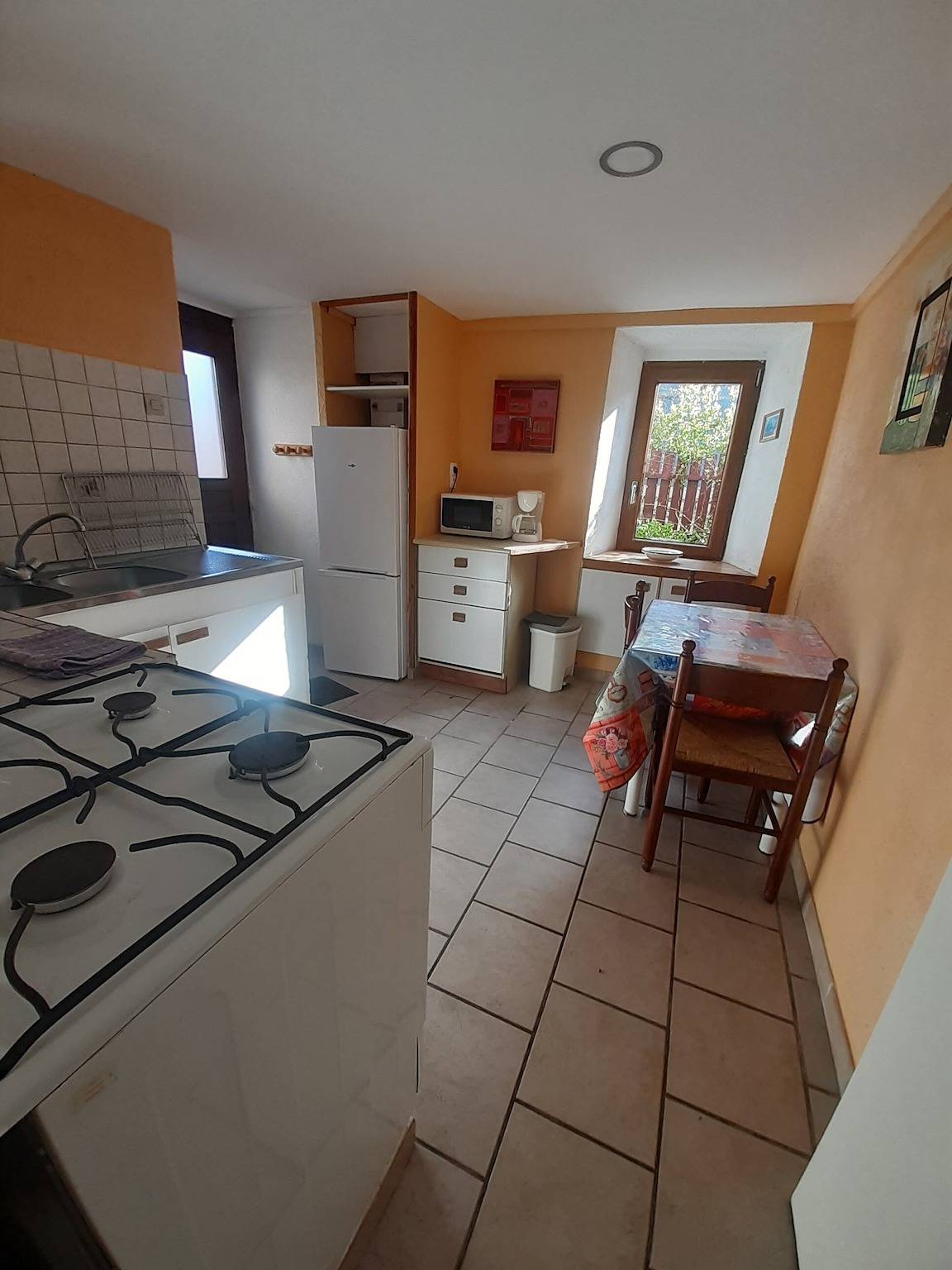 Casa vacacional 'Gites La Bélugue Et Le Vignou' con vistas a la montaña, Wi-Fi y aire acondicionado in Gorges du Tarn Causses, Cevenas