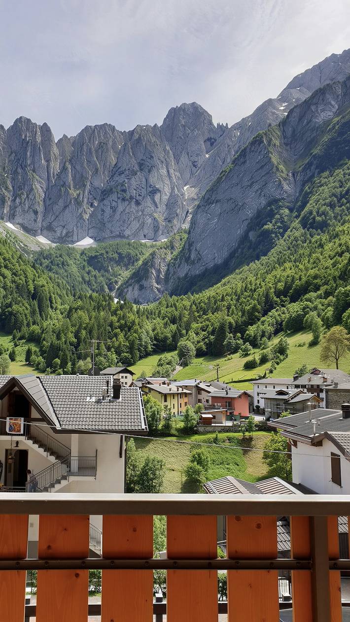 Gîte pour 3 personnes, avec Balcon et Vue à Colere