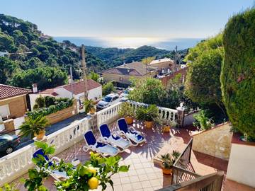Cheap Villa for 8 People in Lloret de Mar, Costa Brava, Photo 1