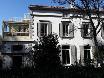 Gîte pour 5 personnes, avec vue ainsi que jardin et piscine dans Thermes De Vals Les Bains