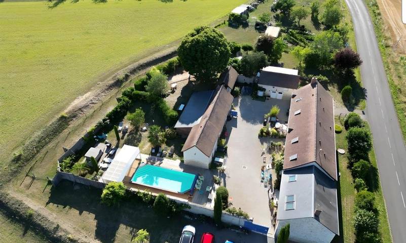 Maison de vacances pour 31 personnes, avec terrasse ainsi que piscine et jardin, adapté aux familles