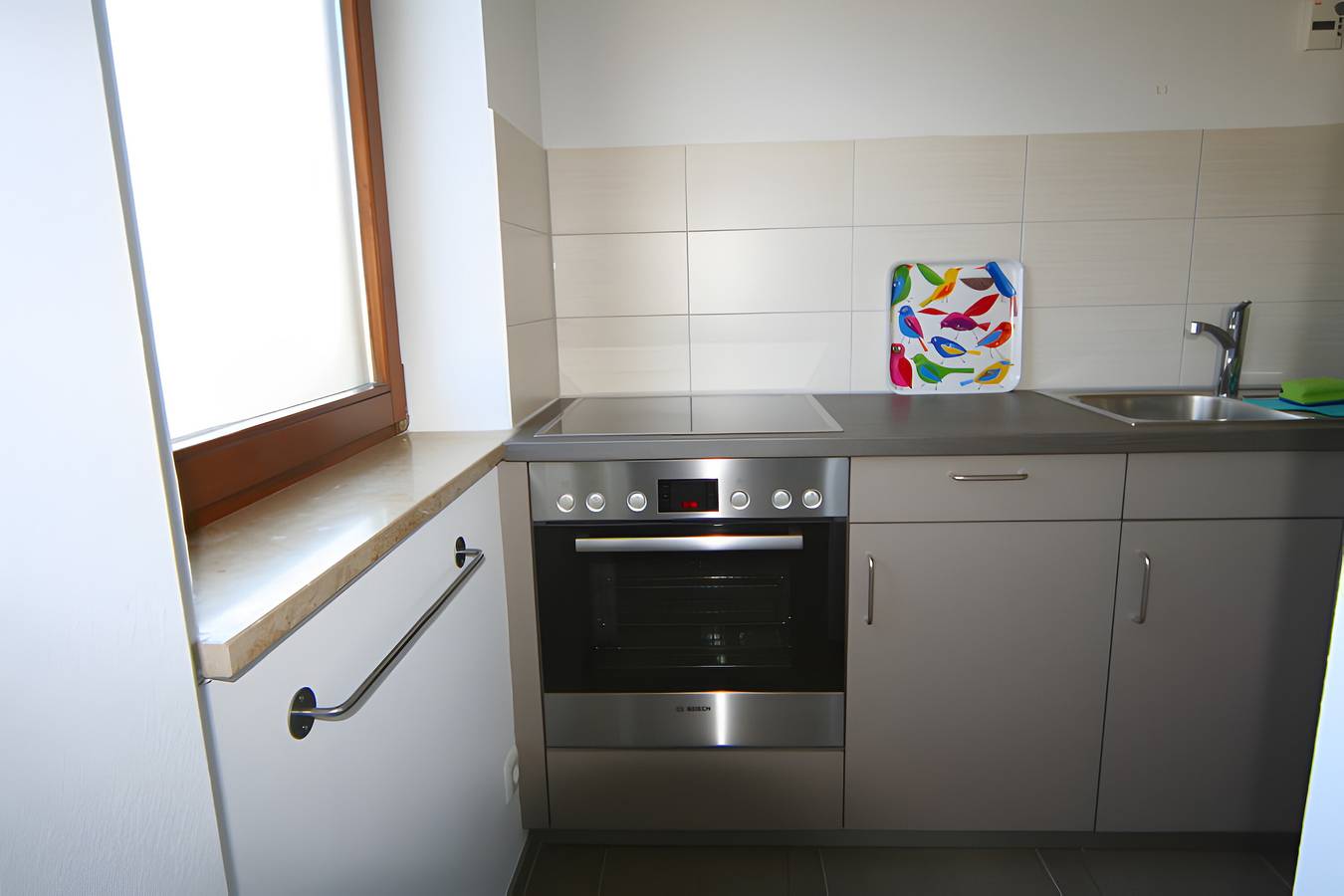 Ganze Wohnung, Apartment 'Kajüte Ohne Balkon' mit Seeblick, gemeinsamer Terrasse und Wlan in Moos, Untersee