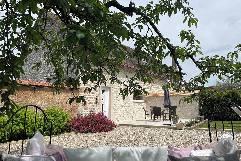 Moderne, Confortable, Décoré Avec Soin, Gîte à Bouafles, en Haute-normandie in Bouafles, Les Andelys region